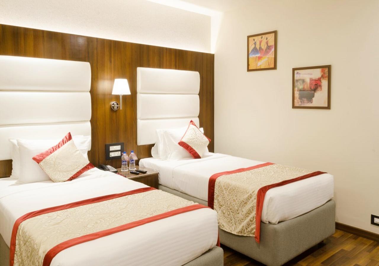 Ss Lumina Hotel บังกาลอร์ ภายนอก รูปภาพ