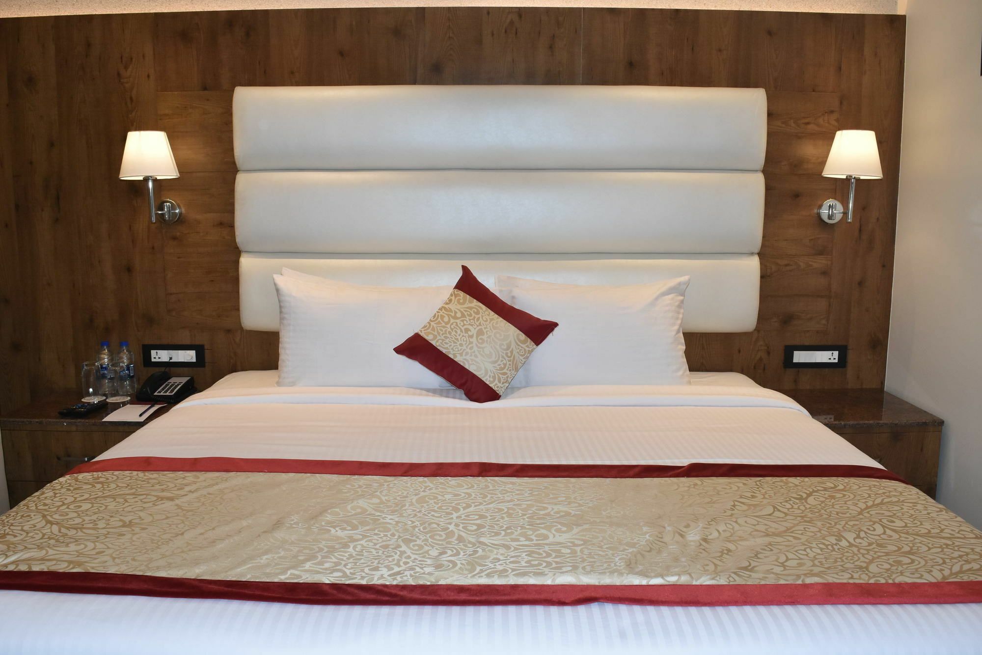 Ss Lumina Hotel บังกาลอร์ ภายนอก รูปภาพ