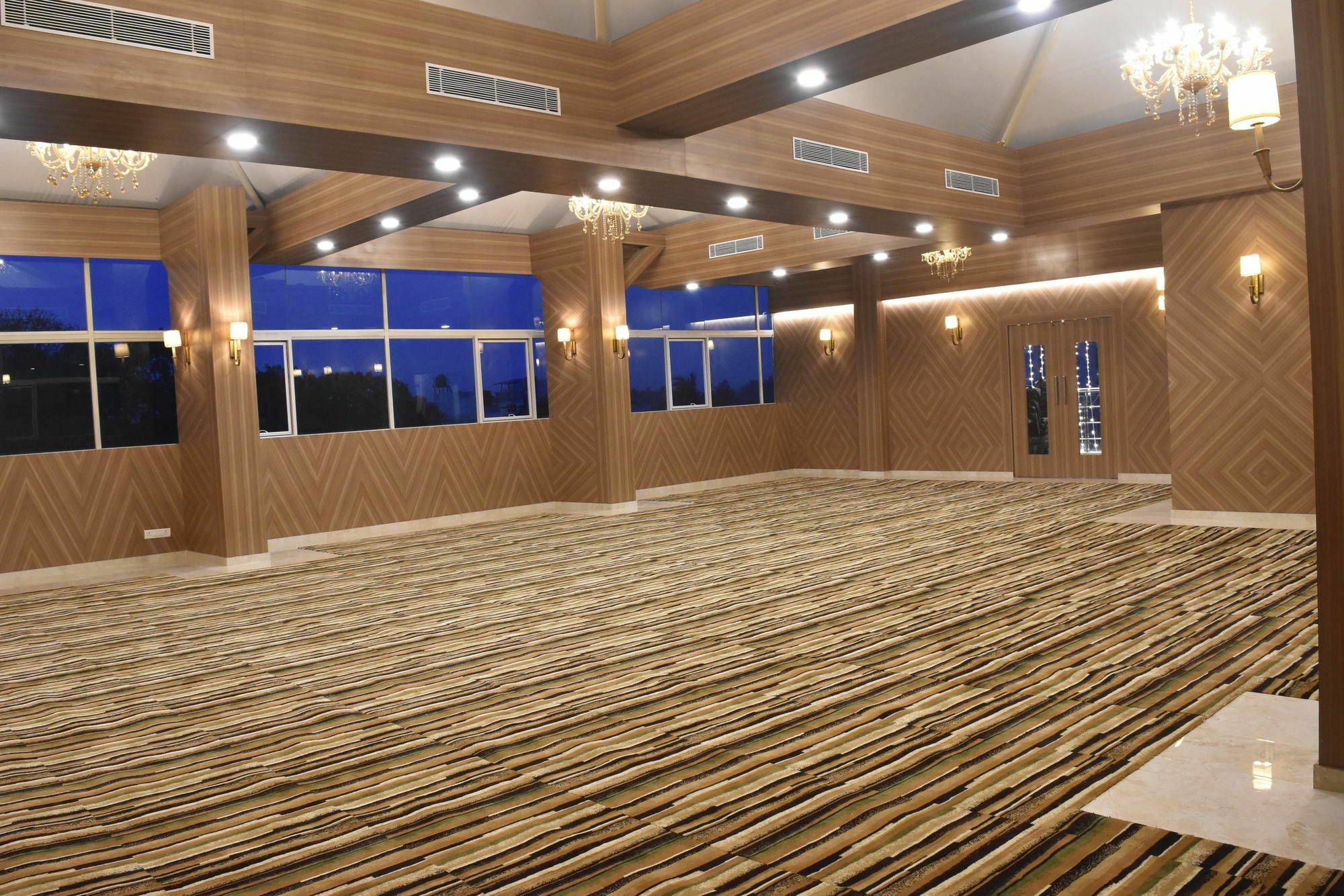 Ss Lumina Hotel บังกาลอร์ ภายนอก รูปภาพ